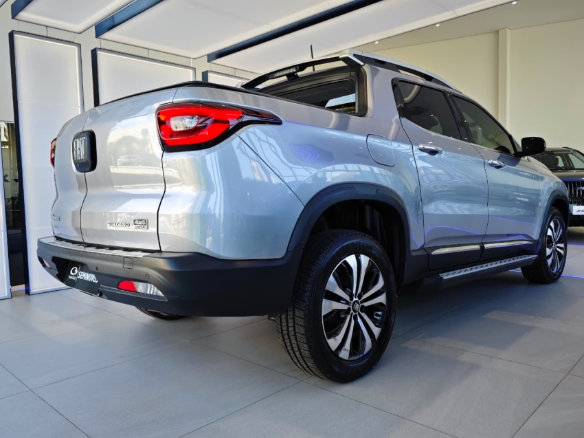 fiat toro 2.0 16v turbo diesel volcano 4wd at9 4p automatico 20243