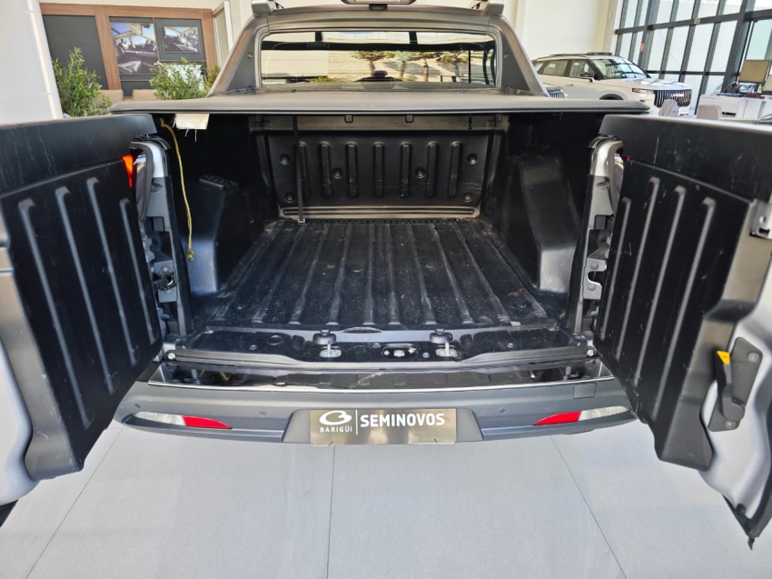 fiat toro 2.0 16v turbo diesel volcano 4wd at9 4p automatico 202415