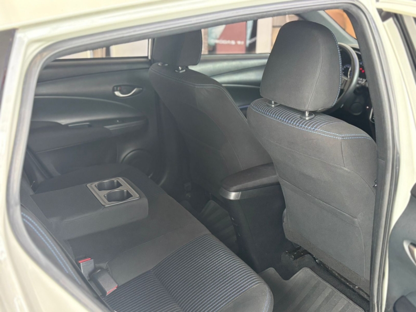 toyota yaris 1.3 16v flex xl plus tech multidrive 4p automatico 202013