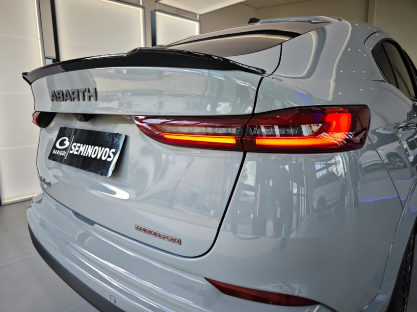 fiat fastback 1.3 turbo 270 flex abarth at6 4p automatico 202416