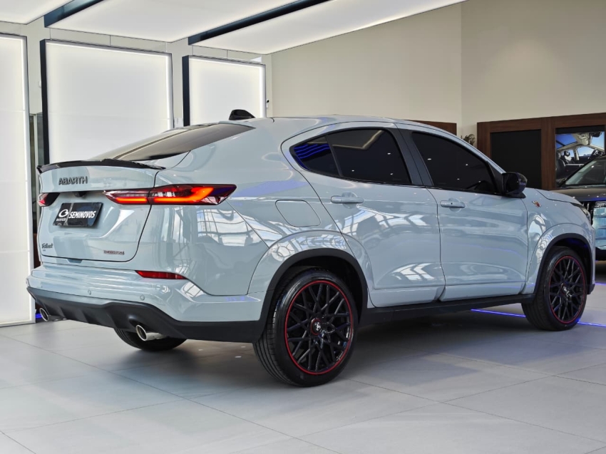 fiat fastback 1.3 turbo 270 flex abarth at6 4p automatico 20243