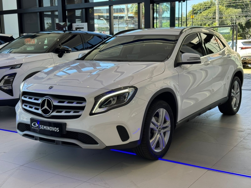mercedes-benz gla 200 1.6 cgi flex advance 7g-dct 5p automatico 20192