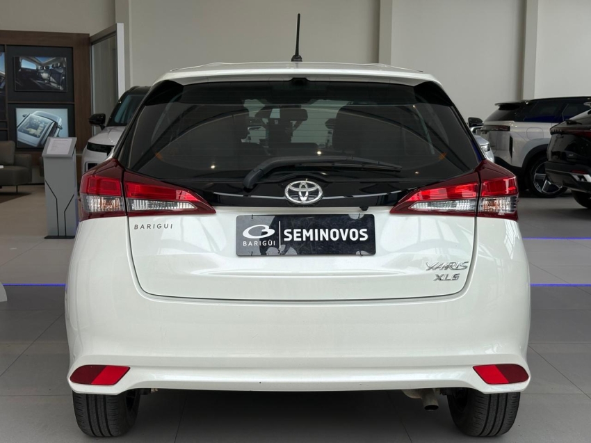 toyota yaris 1.5 16v flex sedan xls connect multidrive 5p automatico 20204