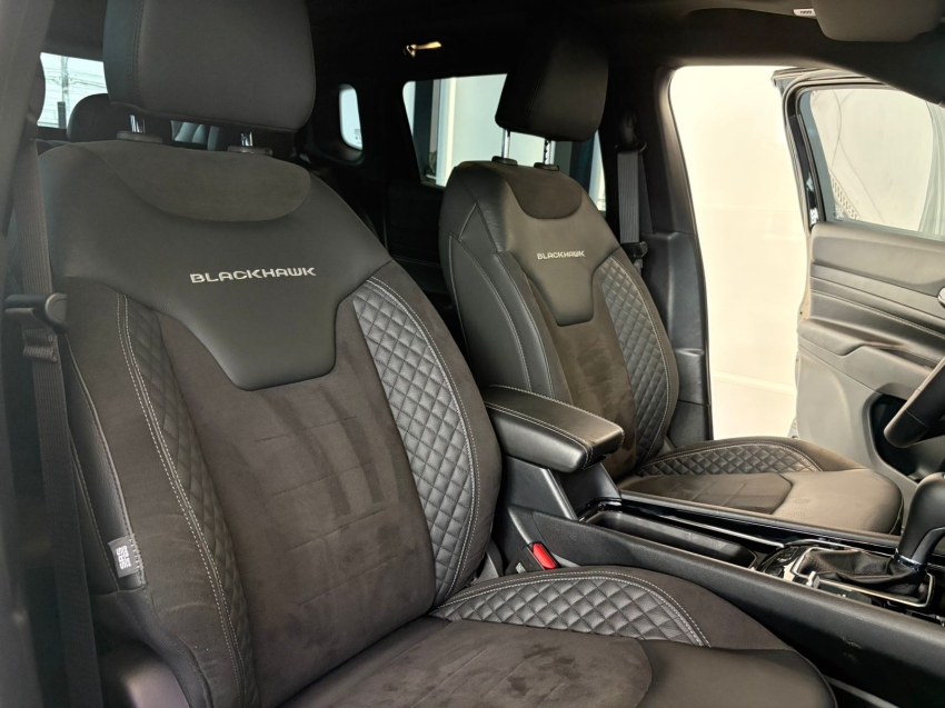 jeep compass 2.0 hurricane 4 turbo gasolina blackhawk at9 5p automatico 202610