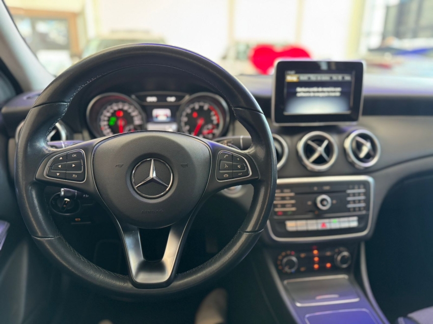 mercedes-benz gla 200 1.6 cgi flex advance 7g-dct 5p automatico 20195