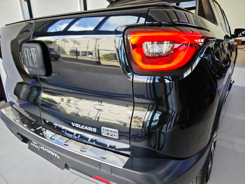 fiat toro 1.3 turbo 270 flex volcano at6 4p automatico 202412