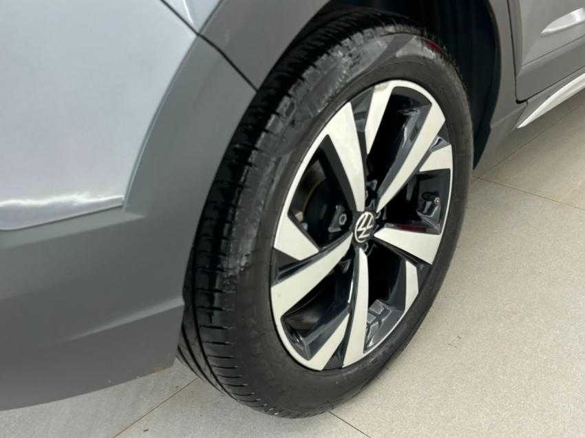 volkswagen nivus 1.0 200 tsi total flex highline automatico 4p 20236