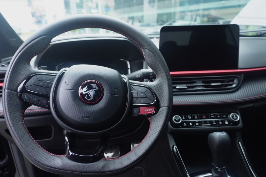 fiat fastback 1.3 turbo 270 flex abarth at6 4p automatico 202512