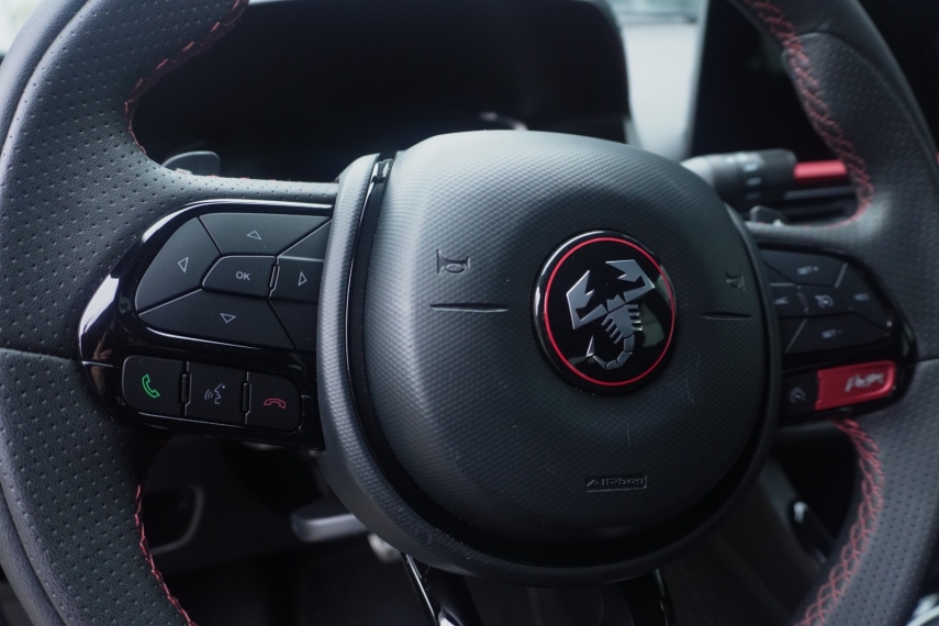 fiat fastback 1.3 turbo 270 flex abarth at6 4p automatico 202513