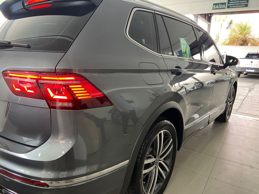 volkswagen tiguan 2.0 300 tsi gasolina allspace r-line automatico flex 4p 20255
