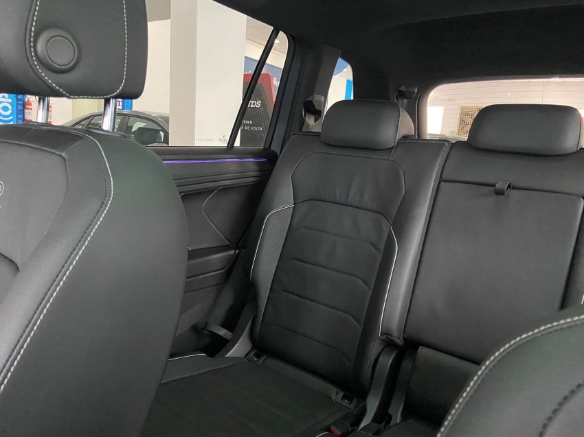 volkswagen tiguan 2.0 300 tsi gasolina allspace r-line automatico flex 4p 202512
