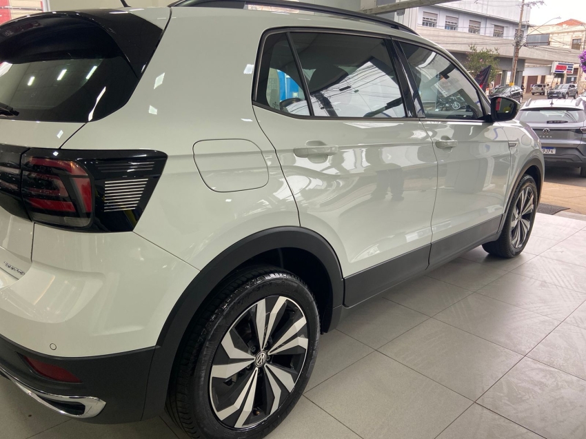 volkswagen t-cross 1.0 200 tsi total flex comfortline automatico 4p 20215