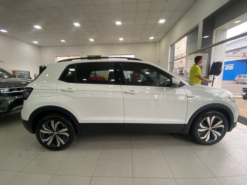volkswagen t-cross 1.0 200 tsi total flex comfortline automatico 4p 20213