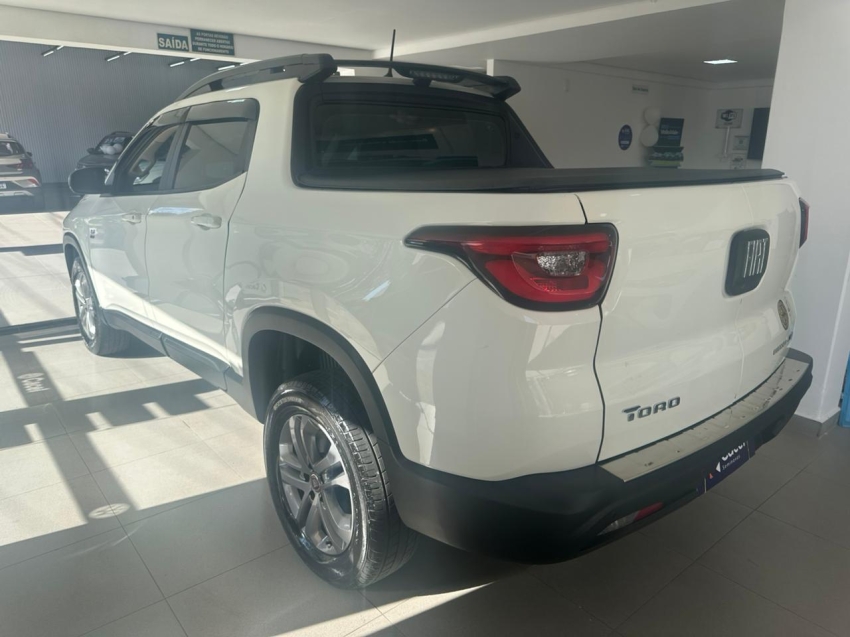 fiat toro 2.0 16v turbo diesel freedom 4wd at9 4p automatico 202116