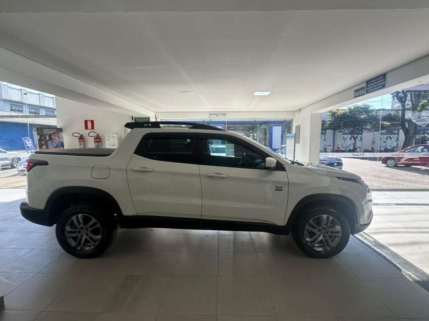 fiat toro 2.0 16v turbo diesel freedom 4wd at9 4p automatico 20215