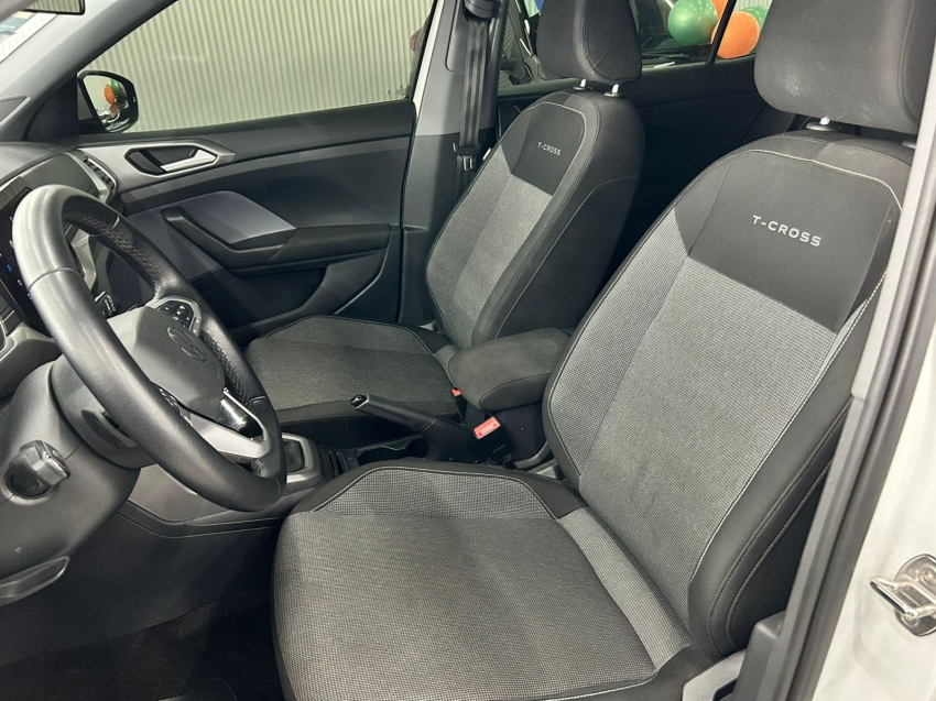 volkswagen t-cross 1.0 200 tsi total flex comfortline automatico 4p 202510