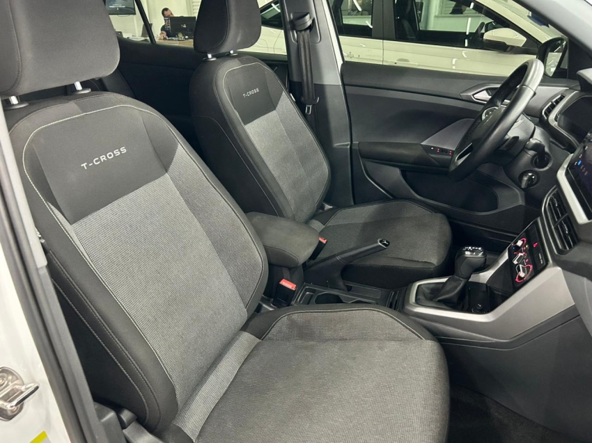 volkswagen t-cross 1.0 200 tsi total flex comfortline automatico 4p 202512