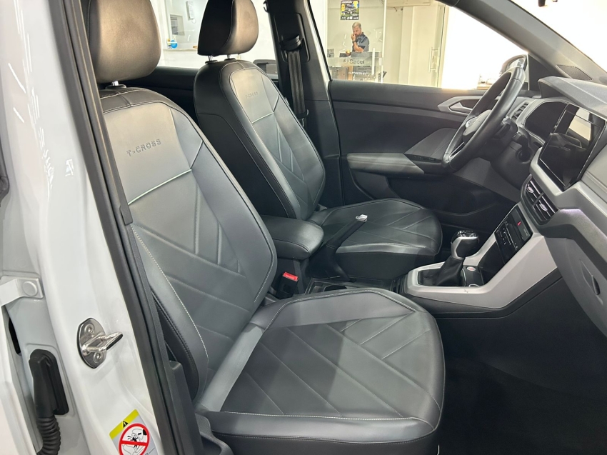volkswagen t-cross 1.0 200 tsi total flex comfortline automatico 4p 202513