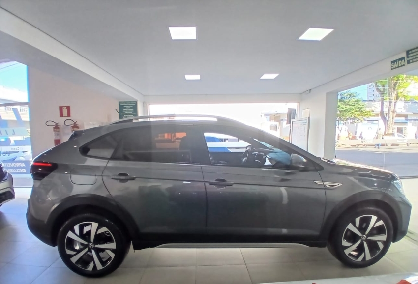 volkswagen taos 1.4 250 tsi total flex comfortline automatico 4p 202418