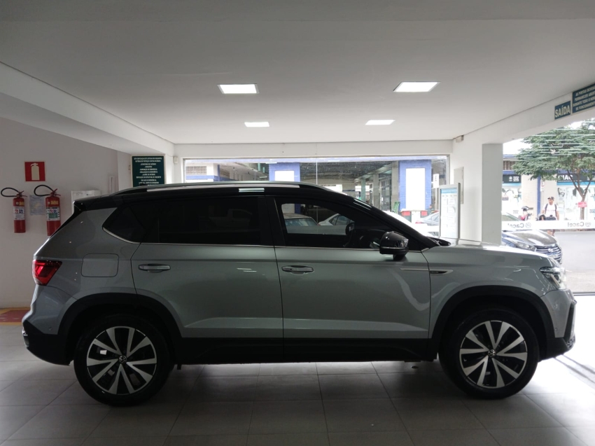 volkswagen taos 1.4 250 tsi total flex highline automatico 4p 20234