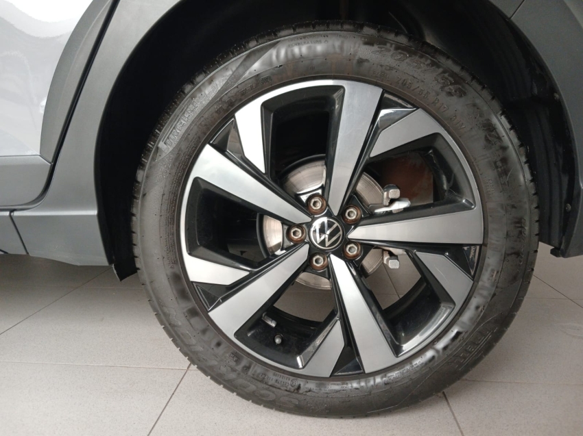 volkswagen nivus 1.0 200 tsi total flex highline automatico 4p 202319