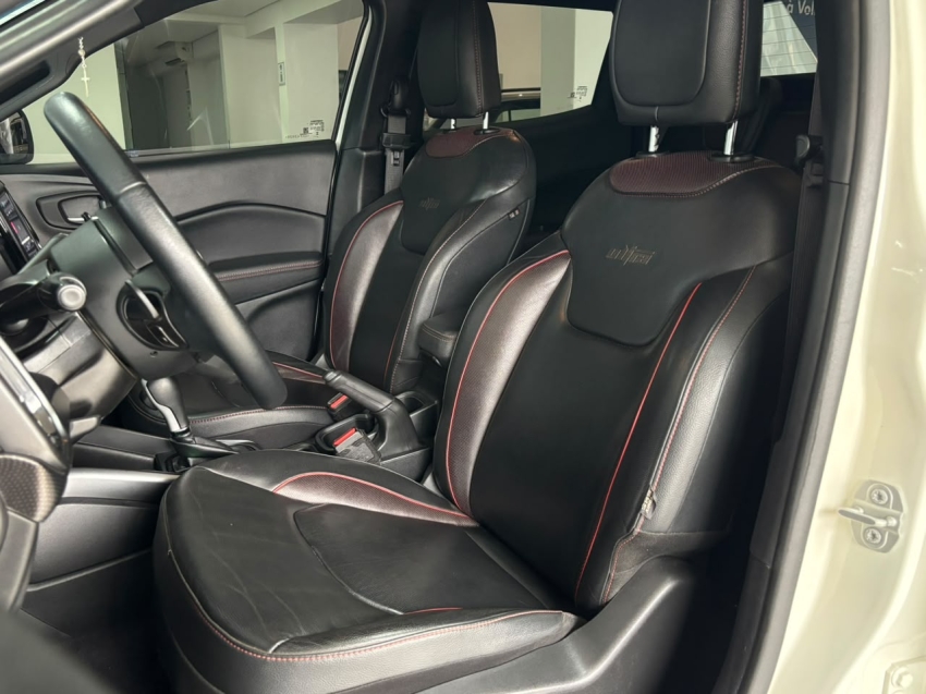 fiat toro 2.0 16v turbo diesel ultra 4wd at9 4p automatico 202413