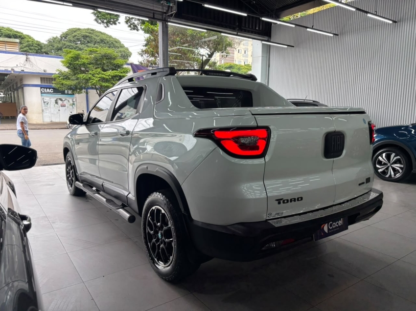 fiat toro 2.0 16v turbo diesel ultra 4wd at9 4p automatico 20246