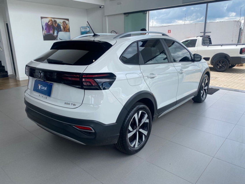 volkswagen nivus 1.0 200 tsi total flex highline automatico 4p 20248
