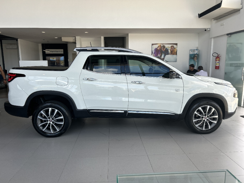 fiat toro 2.0 16v turbo diesel volcano 4wd at9 4p automatico 20193