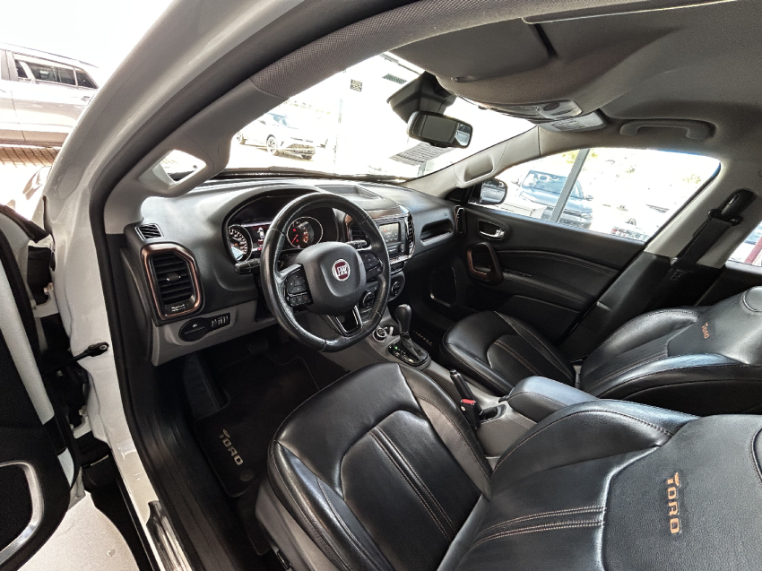 fiat toro 2.0 16v turbo diesel volcano 4wd at9 4p automatico 201913