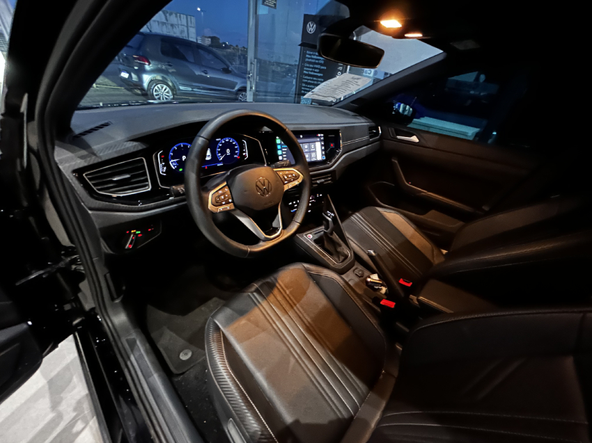 volkswagen nivus 1.0 200 tsi total flex highline automatico 4p 202513