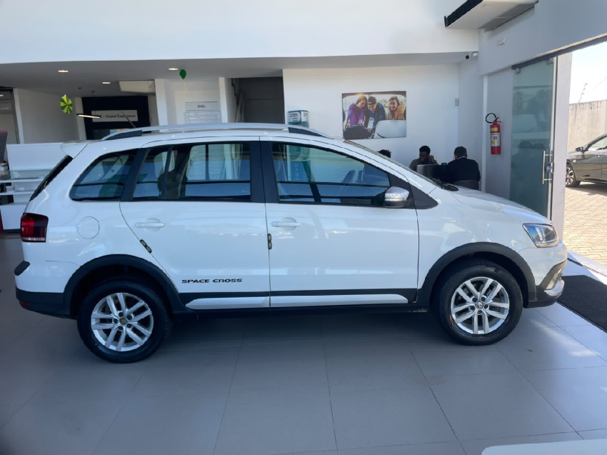 volkswagen space cross 1.6 msi 16v flex 4p manual 20163