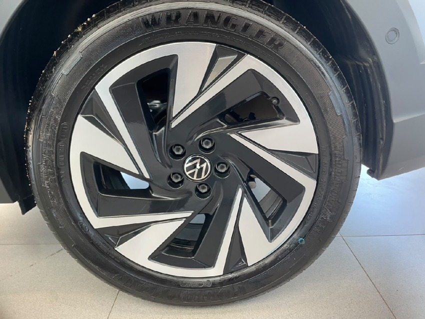 volkswagen nivus 1.0 200 tsi total flex highline automatico 4p 202511