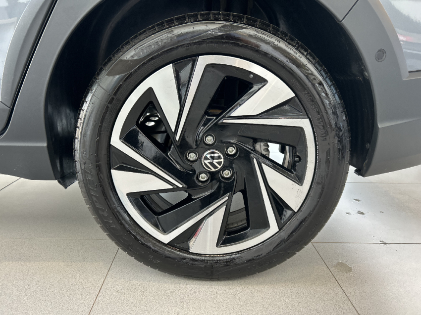 volkswagen nivus 1.0 200 tsi total flex highline automatico 4p 202613