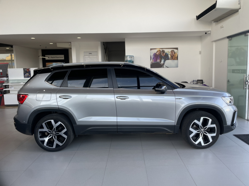 volkswagen taos 1.4 250 tsi total flex highline automatico 4p 20244