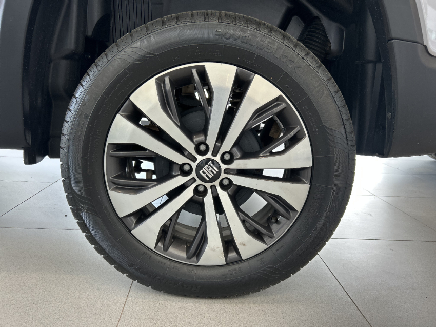 fiat toro 1.3 turbo 270 flex volcano at6 4p automatico 202313