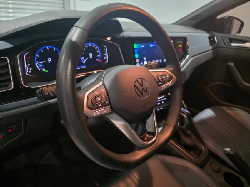 volkswagen nivus 1.0 200 tsi total flex highline automatico 4p 202511