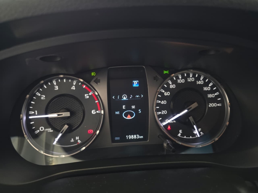 toyota hilux 2.8 d-4d turbo diesel cd srx plus 4x4 automatico 4p 202410