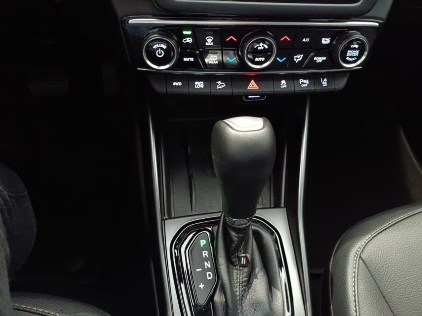 fiat toro 2.0 16v turbo diesel volcano 4wd at9 4p automatico 202517