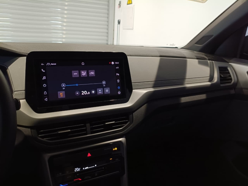 volkswagen t-cross 1.0 200 tsi total flex comfortline automatico 4p 202516