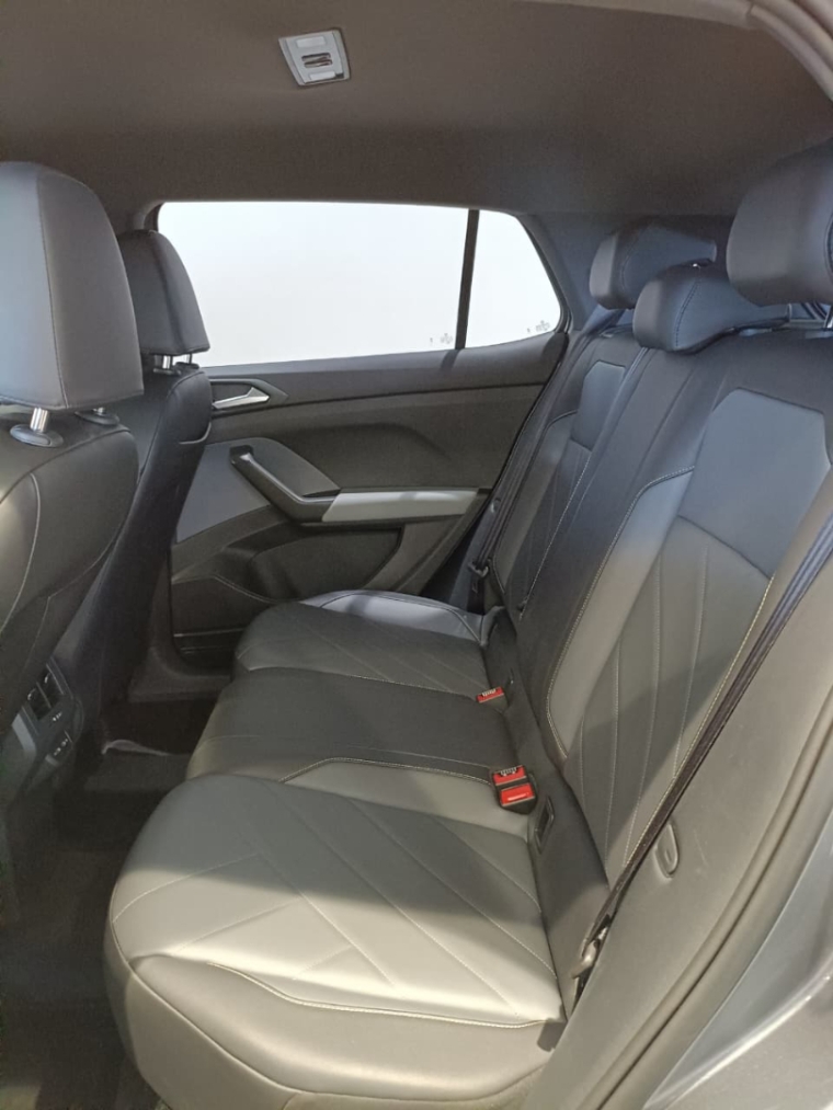 volkswagen t-cross 1.0 200 tsi total flex comfortline automatico 4p 202511