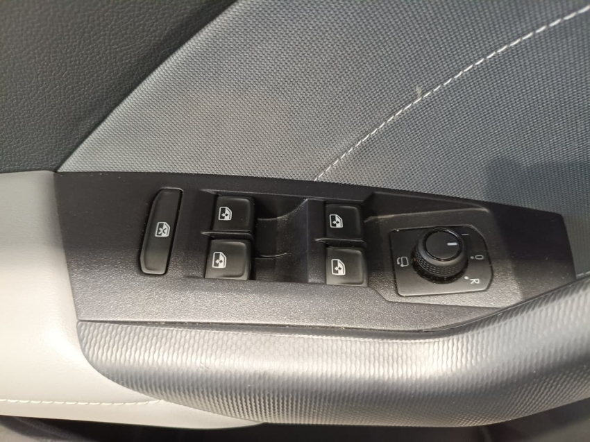 volkswagen t-cross 1.0 200 tsi total flex comfortline automatico 4p 202514