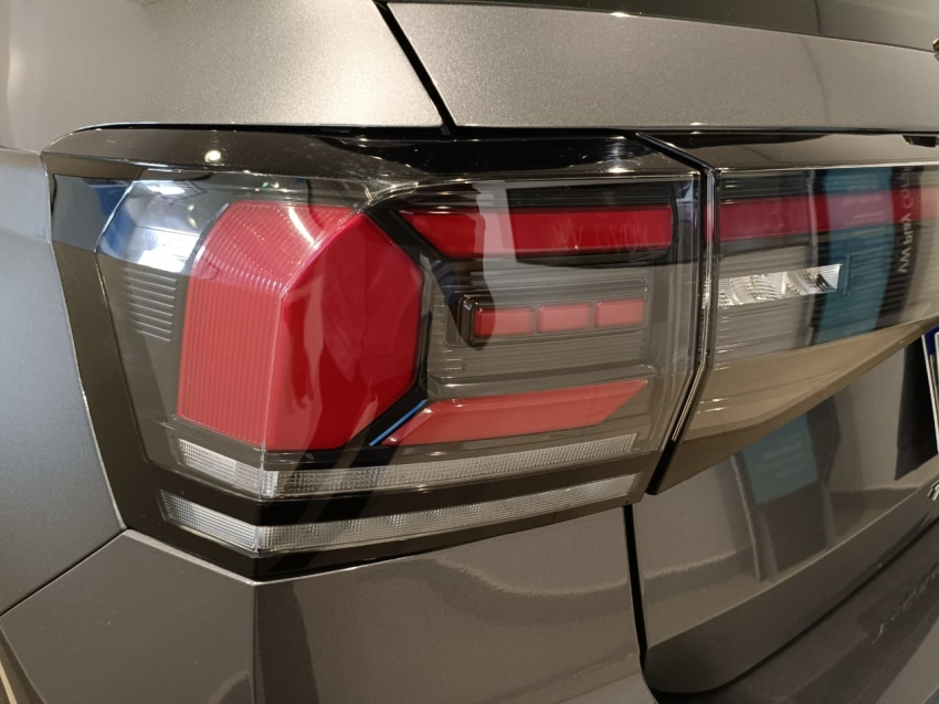 volkswagen t-cross 1.0 200 tsi total flex comfortline automatico 4p 202510