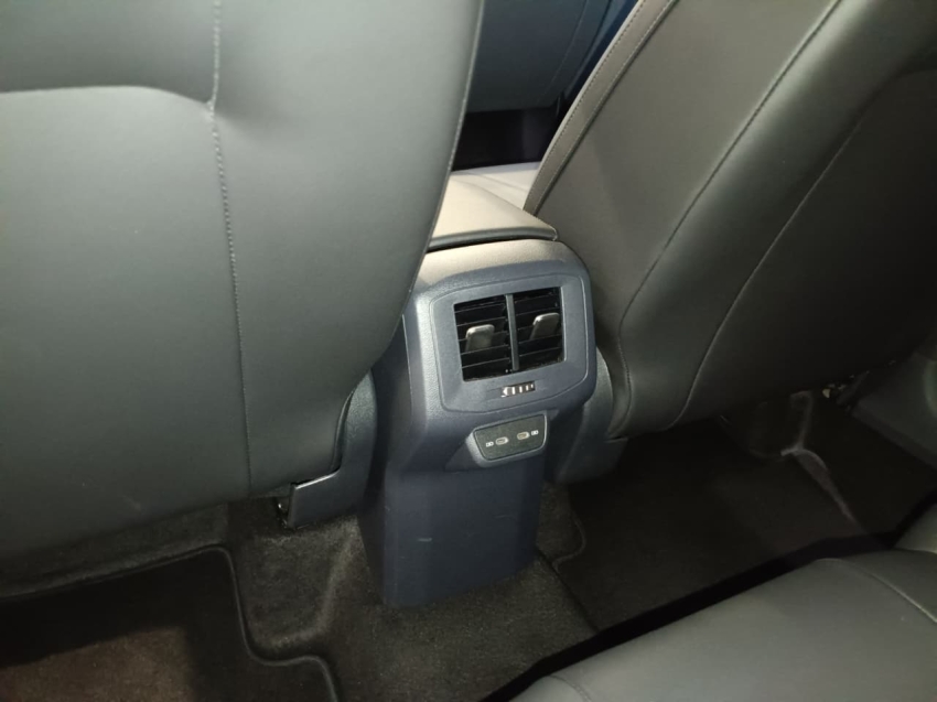 volkswagen t-cross 1.0 200 tsi total flex comfortline automatico 4p 202512