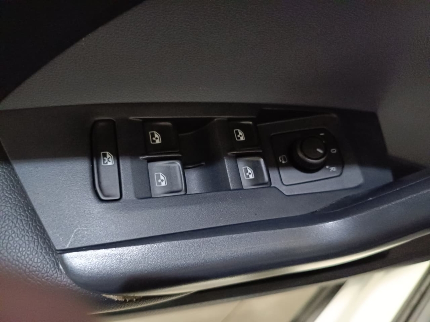 volkswagen t-cross 1.0 200 tsi total flex comfortline automatico 9.9 4p 202311