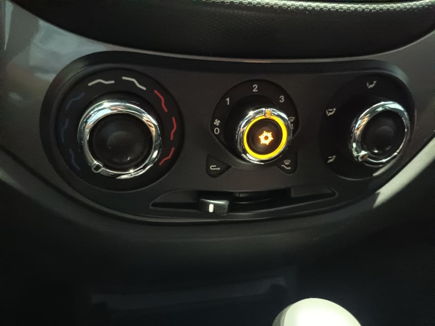fiat palio 1.6 mpi essence 16v flex 4p automatizado automatico 201716