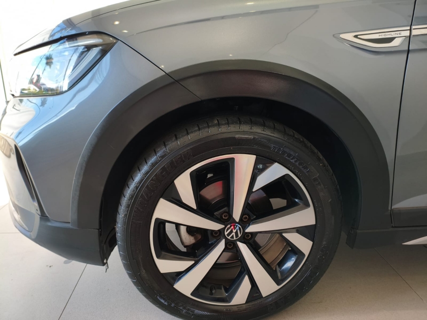 volkswagen nivus 1.0 200 tsi total flex highline automatico 4p 20244