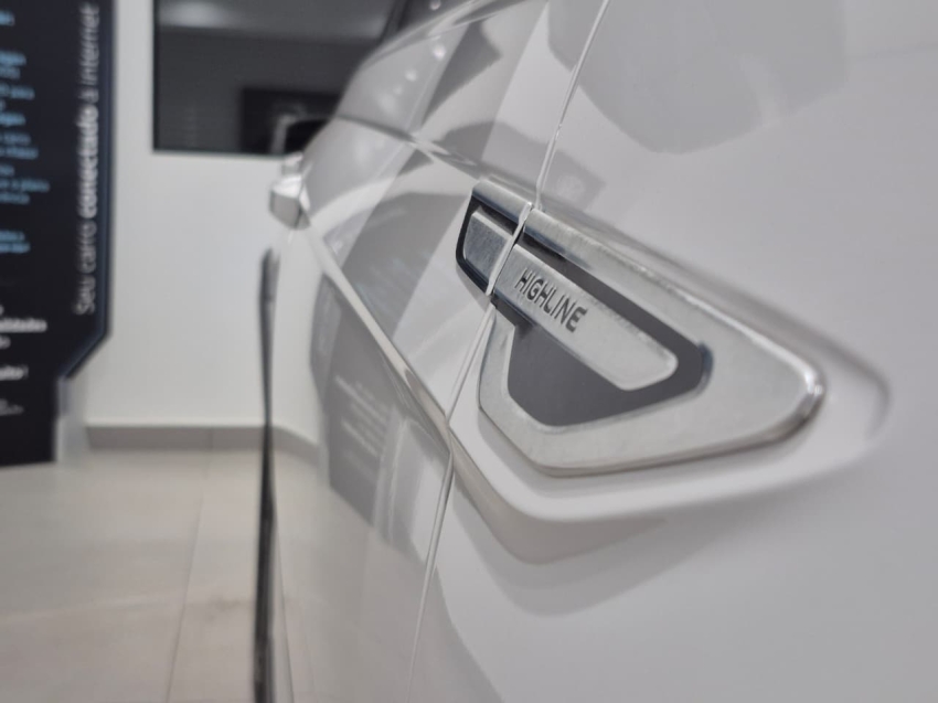 volkswagen nivus 1.0 200 tsi total flex highline automatico 4p 20218