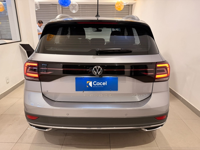 volkswagen t-cross 1.4 250 tsi total flex highline automatico 4p 20244