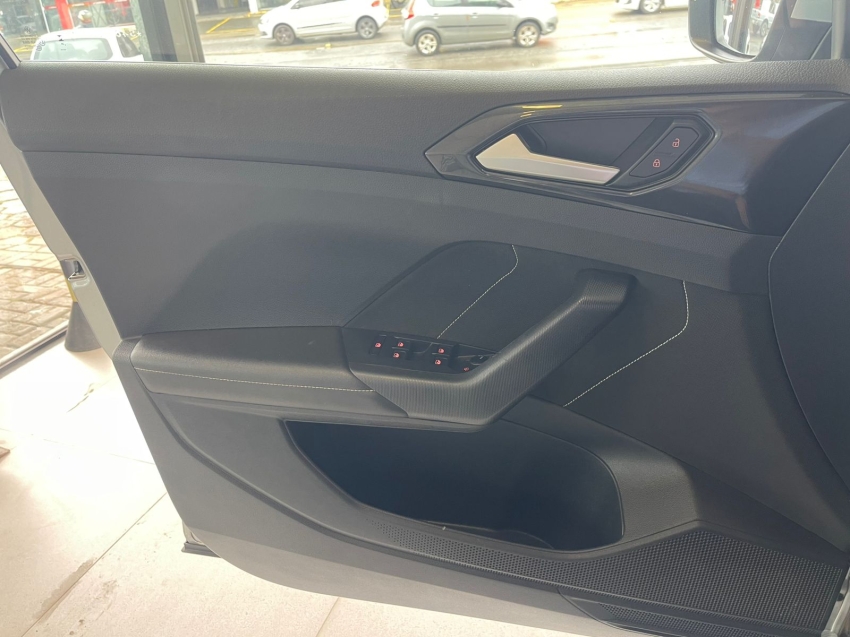 volkswagen t-cross 1.4 250 tsi total flex highline automatico 4p 202510